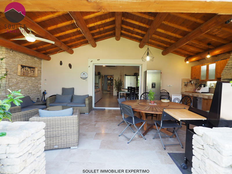 Propriété - 435 m² - 17 pièces