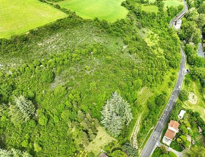 Terrain constructible - 5 200 m²