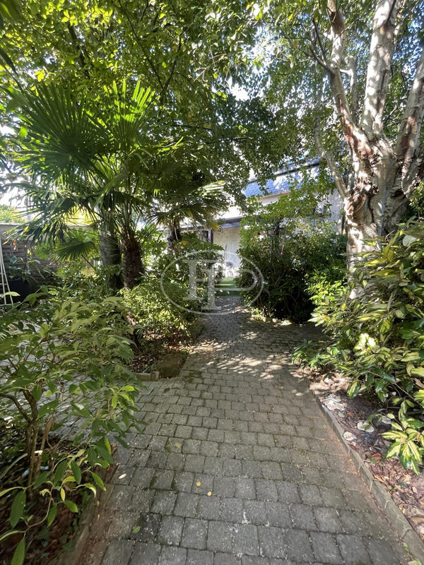 Maison - 179 m² - 8 pièces