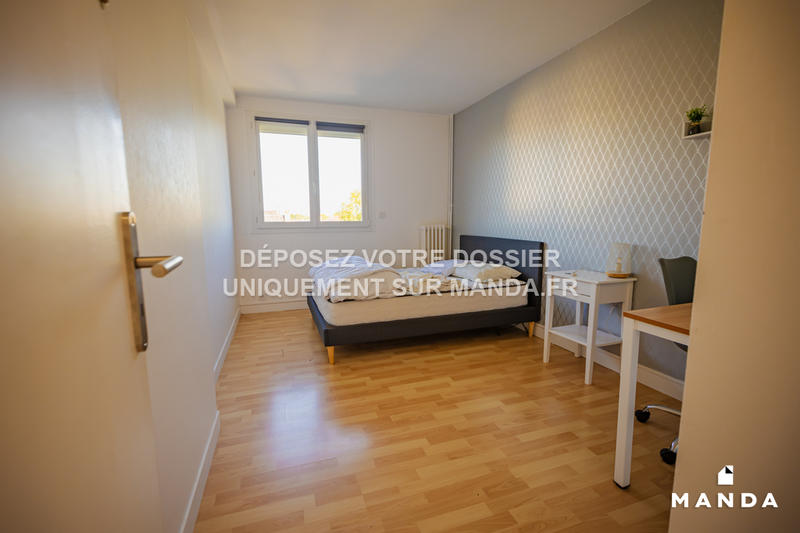 Chambre - 10 m² - 5 pièces