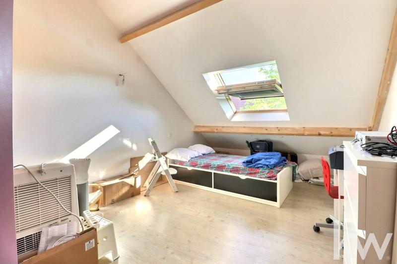 Maison - 243 m² - 9 pièces