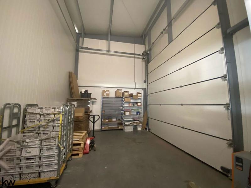 Local commercial - 2 438 m²