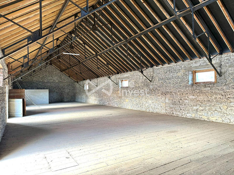 Maison - 302 m² - 6 pièces