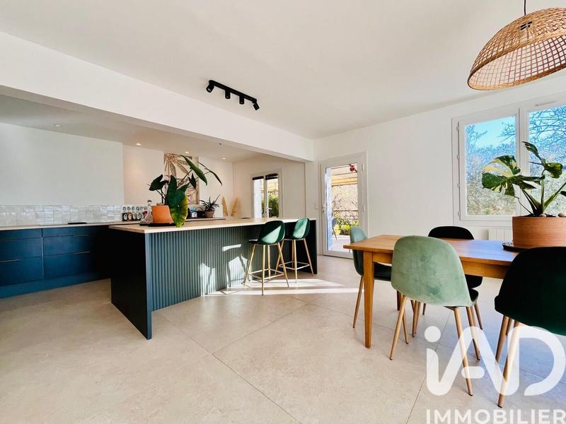 Maison - 180 m² - 7 pièces