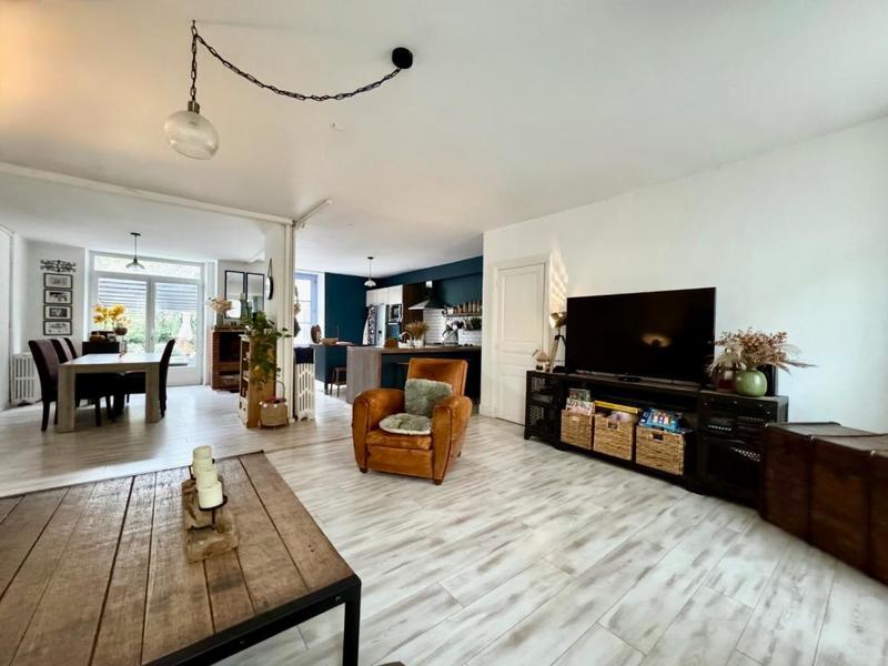 Maison de ville - 238 m² - 8 pièces