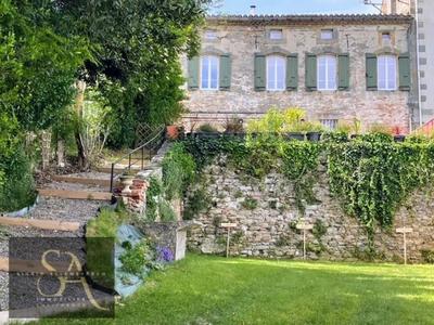 Maison de maîtres - 210 m² - 8 pièces