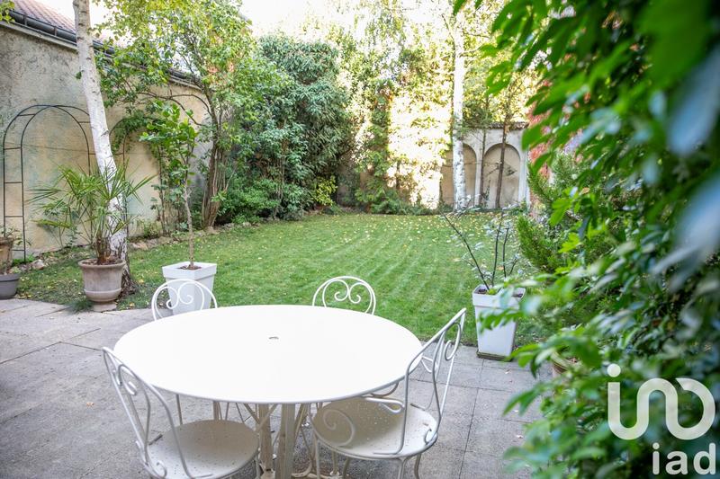 Maison - 235 m² - 6 pièces