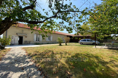 Maison - 260 m² - 8 pièces