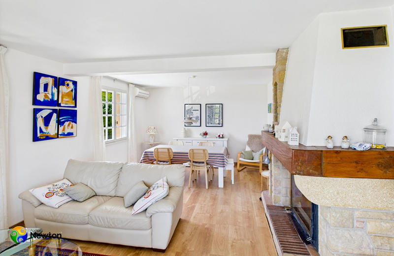 Maison - 230 m² - 5 pièces