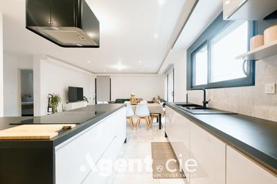 Maison traditionnelle - 150 m² - 7 pièces