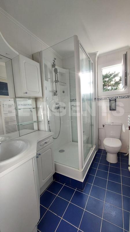 Maison - 295 m² - 9 pièces