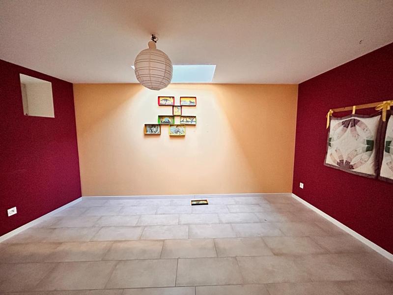 Maison - 181 m² - 9 pièces