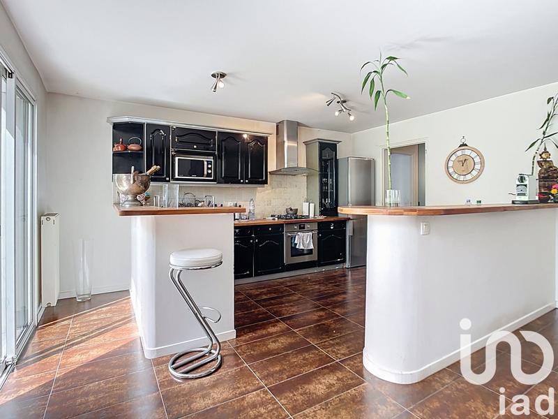 Maison - 200 m² - 8 pièces