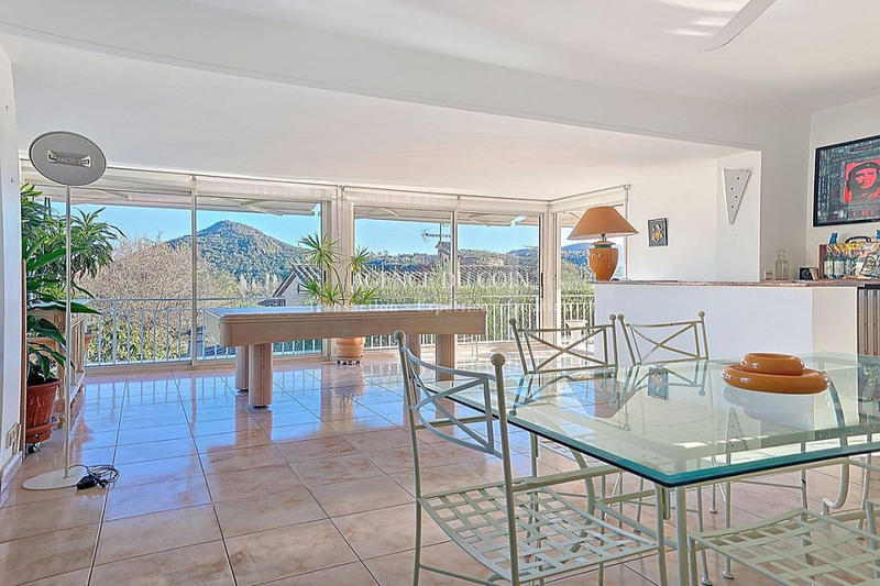 Maison - 199 m² - 7 pièces