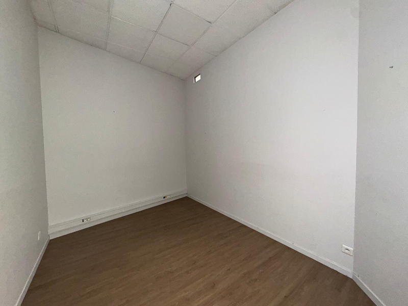 Local commercial - 159 m² - 5 pièces