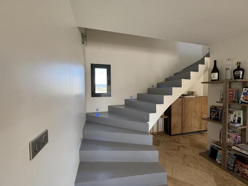 Maison - 318 m² - 9 pièces