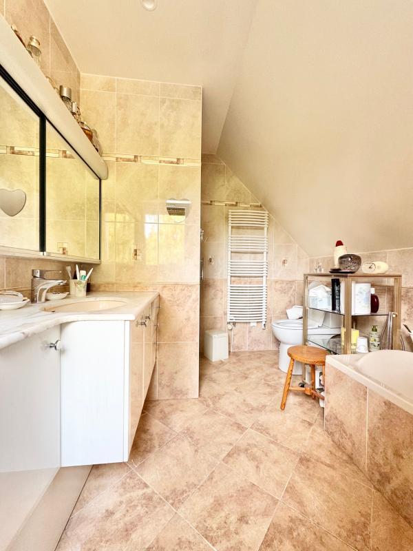 Maison - 137 m² - 4 pièces