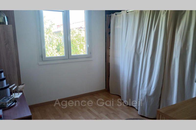 Villa - 100 m² - 5 pièces