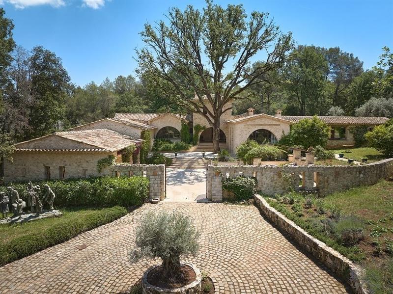 Maison - 700 m² - 12 pièces