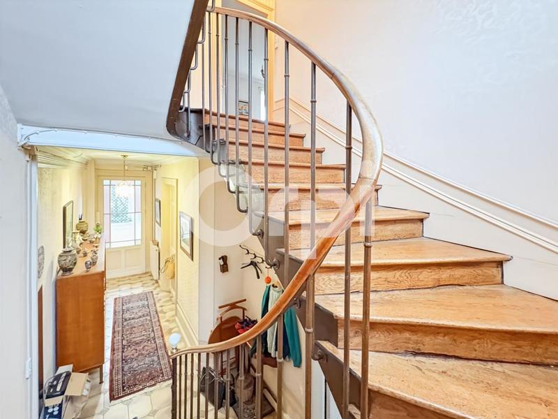 Maison - 143 m² - 7 pièces