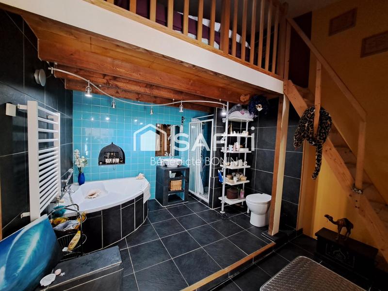 Maison - 220 m² - 5 pièces