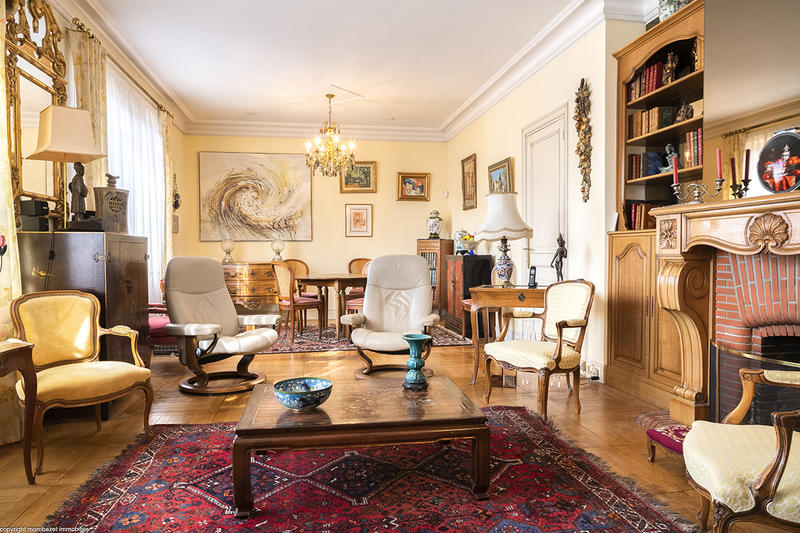 Villa - 205 m² - 9 pièces