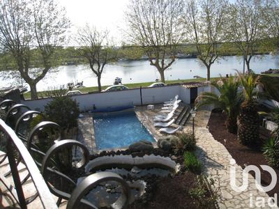 Maison - 330 m² - 8 pièces