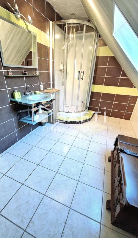 Maison - 246 m² - 7 pièces