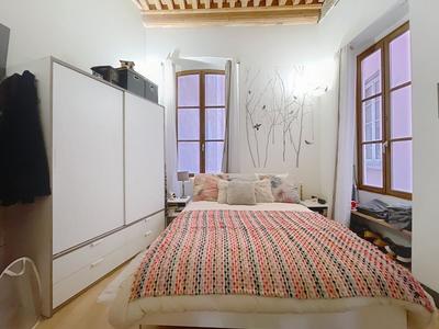 Appartement - 90 m² - 3 pièces