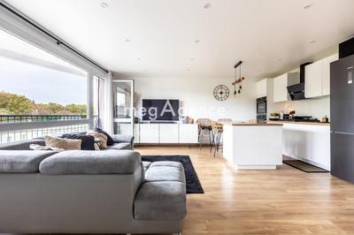 Appartement - 75 m² - 4 pièces