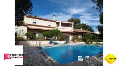 Villa - 270 m² - 6 pièces