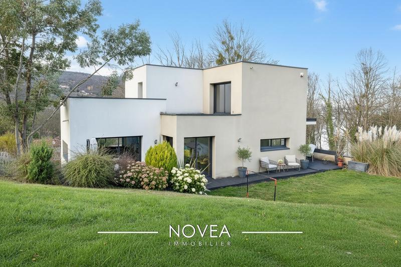 Maison contemporaine - 130 m² - 4 pièces