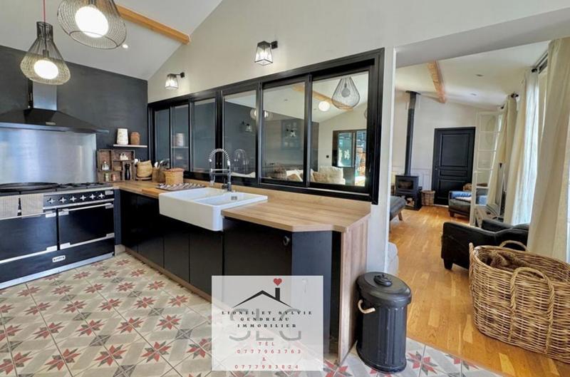 Maison - 174 m² - 8 pièces