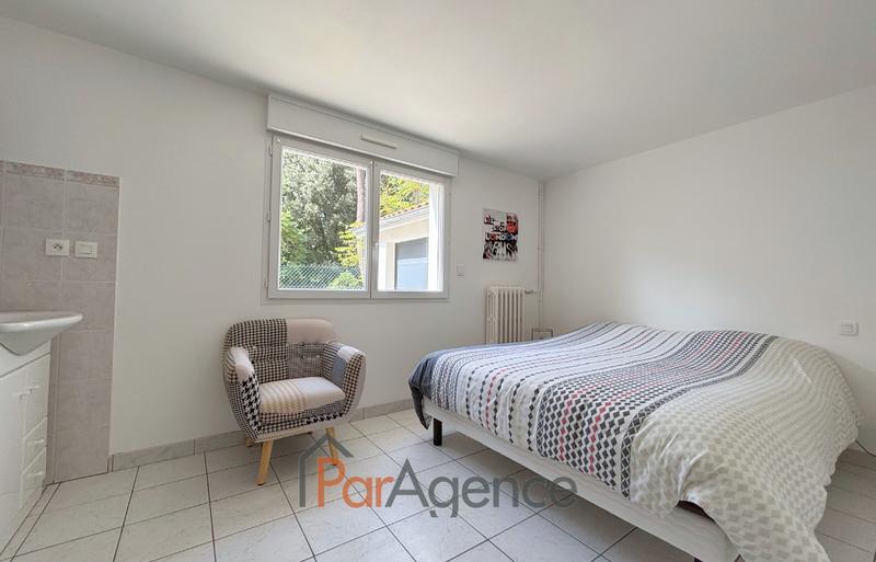 Maison - 220 m² - 8 pièces