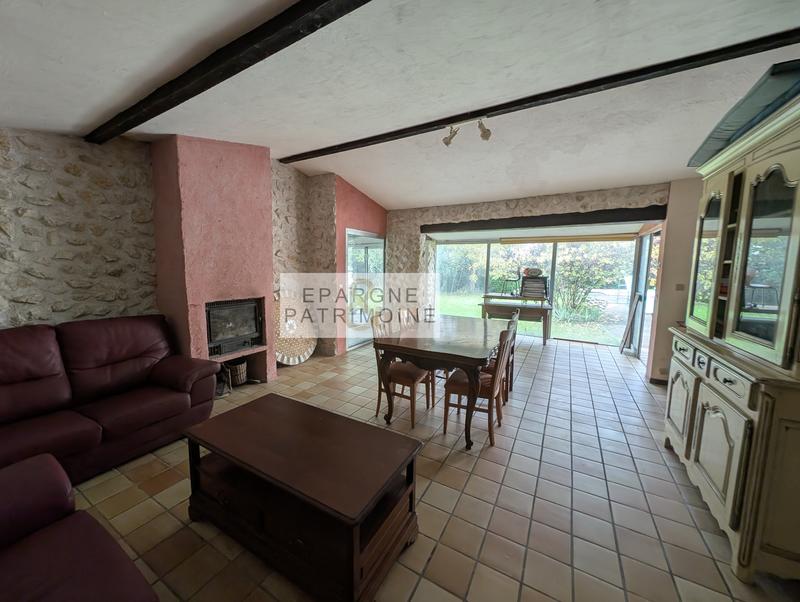 Maison traditionnelle - 203 m² - 9 pièces