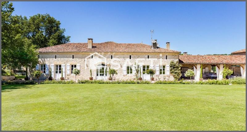 Maison - 557 m² - 13 pièces