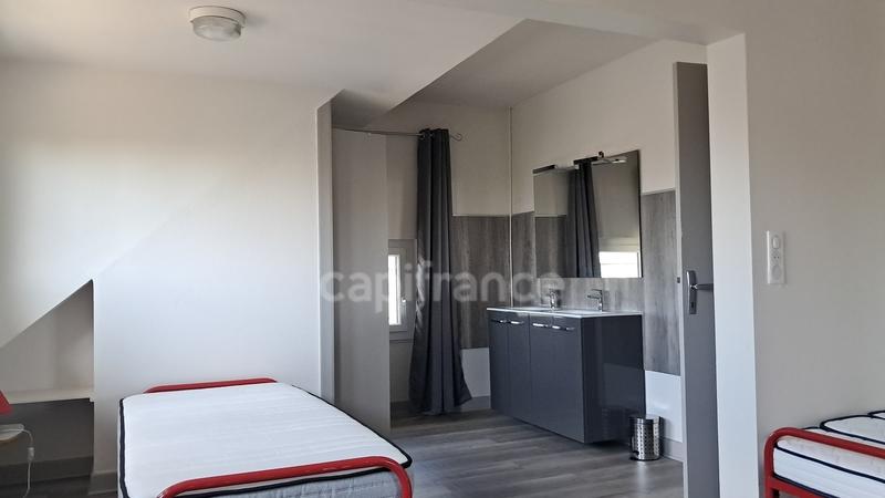 Propriété - 1 100 m² - 16 pièces