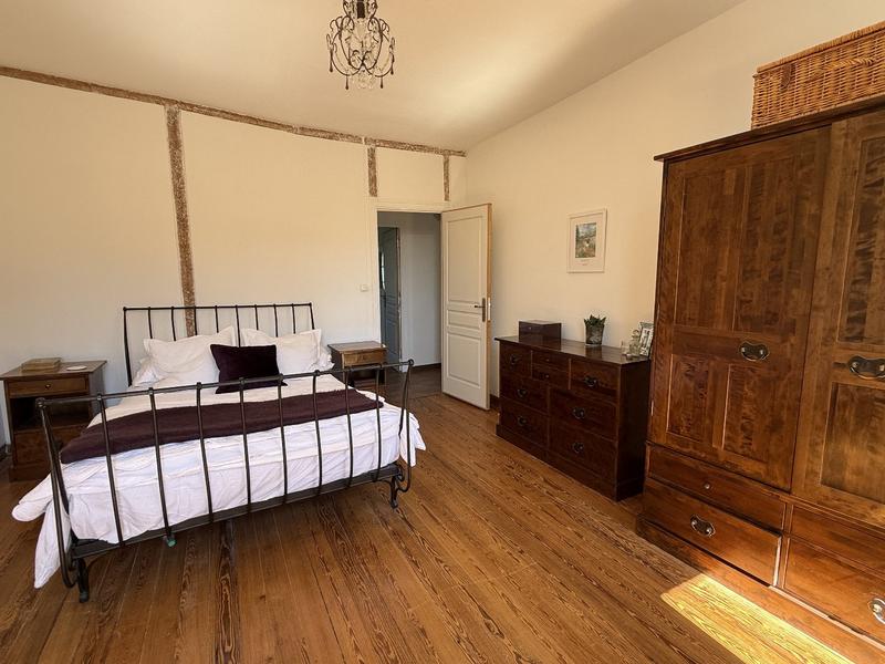 Maison - 180 m² - 8 pièces