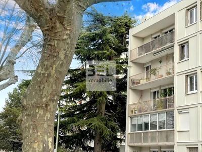 Appartement - 76 m² - 4 pièces