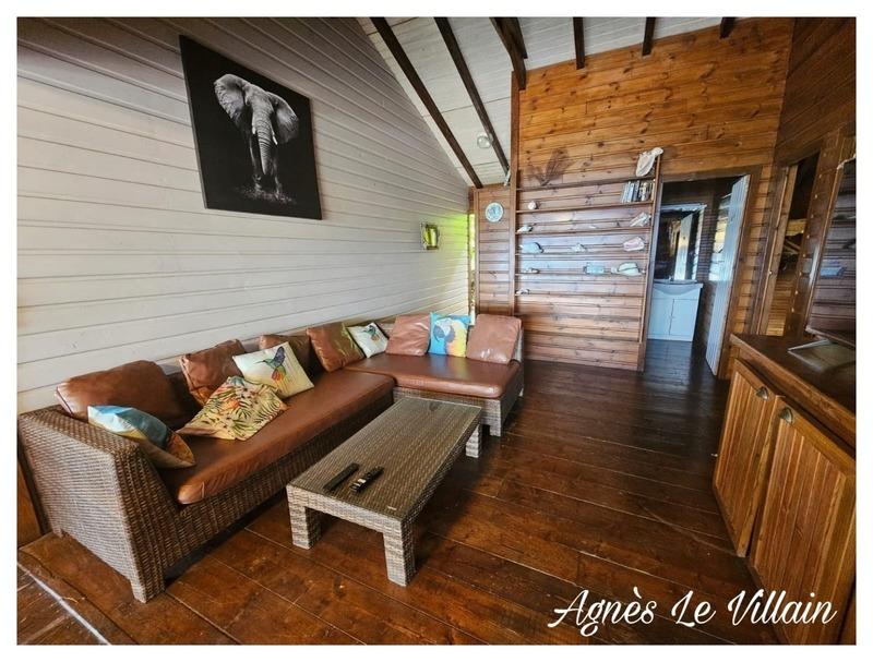 Maison de bois - 182 m² - 10 pièces