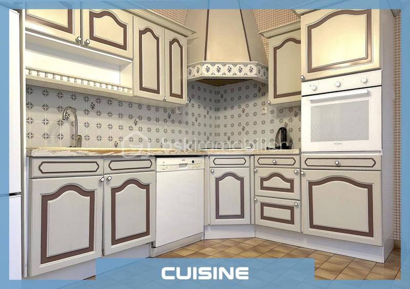 Maison traditionnelle - 90 m² - 6 pièces