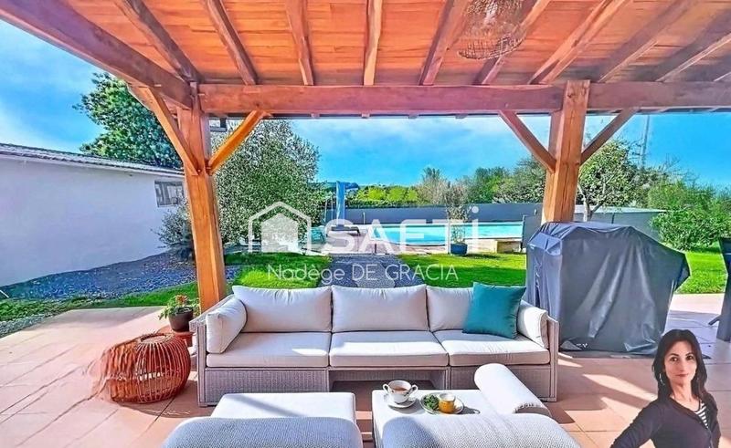 Maison - 211 m² - 7 pièces