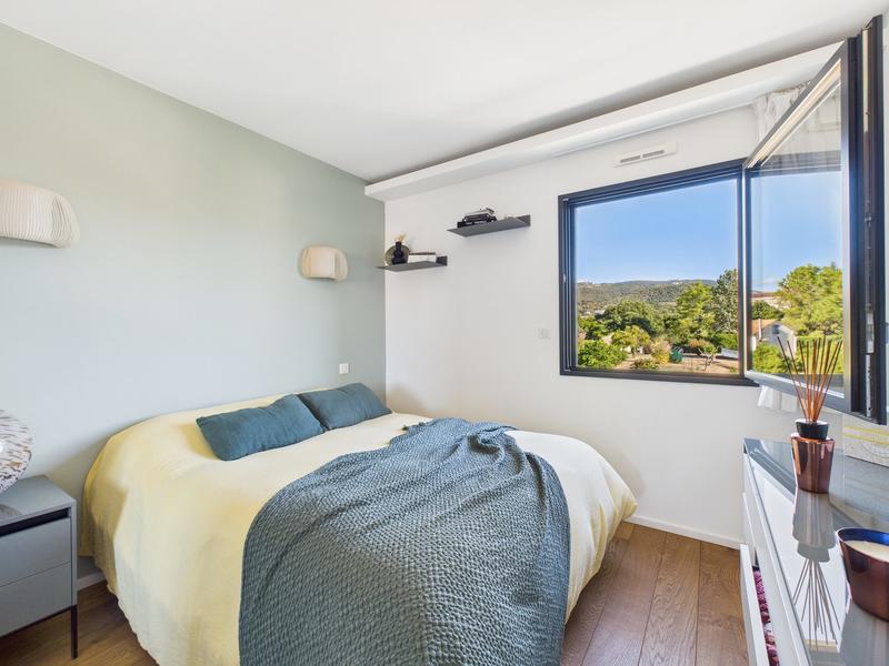 Appartement - 94 m² - 4 pièces