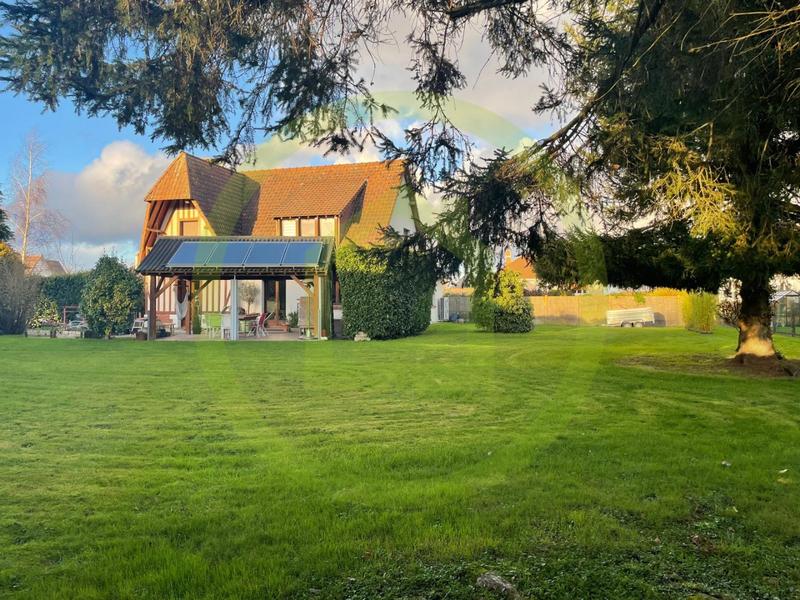 Maison - 220 m² - 9 pièces