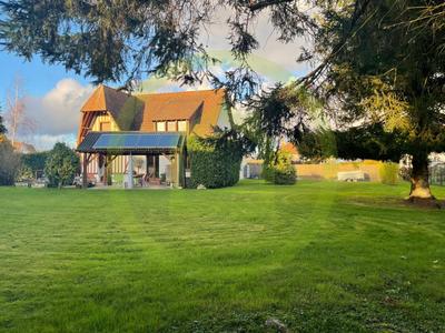 Maison - 220 m² - 9 pièces