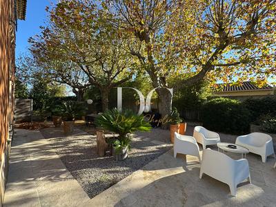 Maison ancienne - 322 m² - 10 pièces