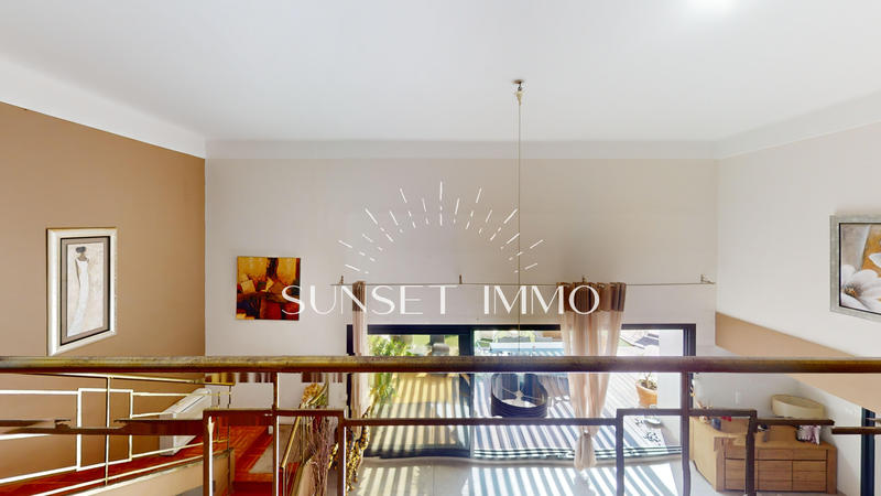 Maison - 273 m² - 7 pièces