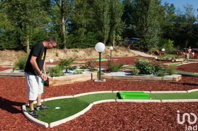 Local commercial - 50 000 m²