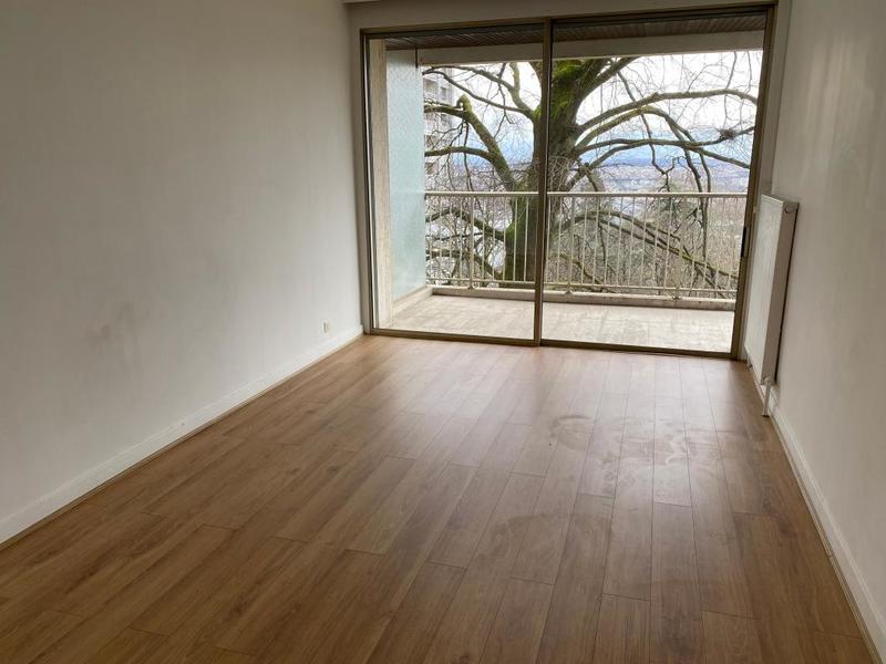 Appartement - 104 m² - 4 pièces