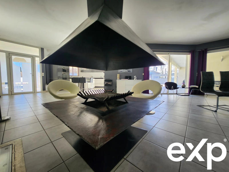 Villa - 205 m² - 6 pièces